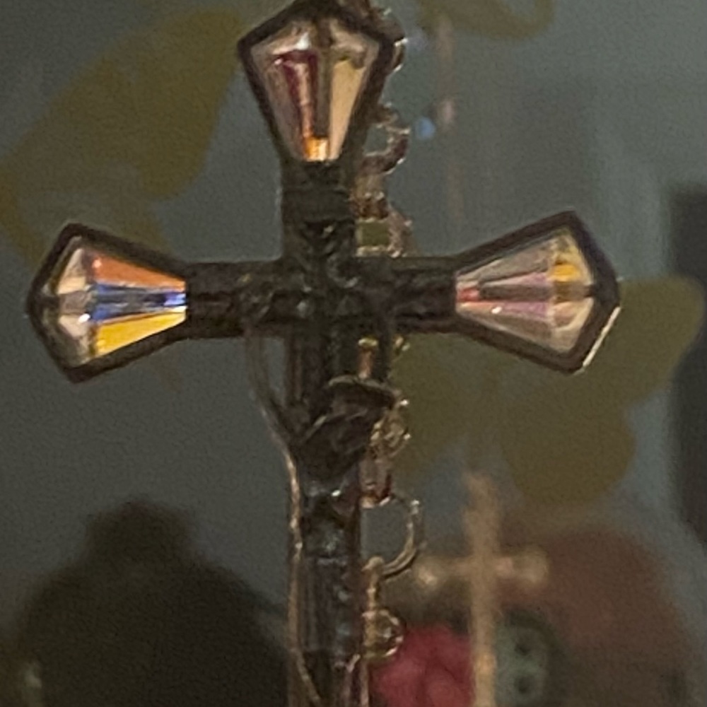 Vintage ITALY STERLING SILVER CRUCIFIX